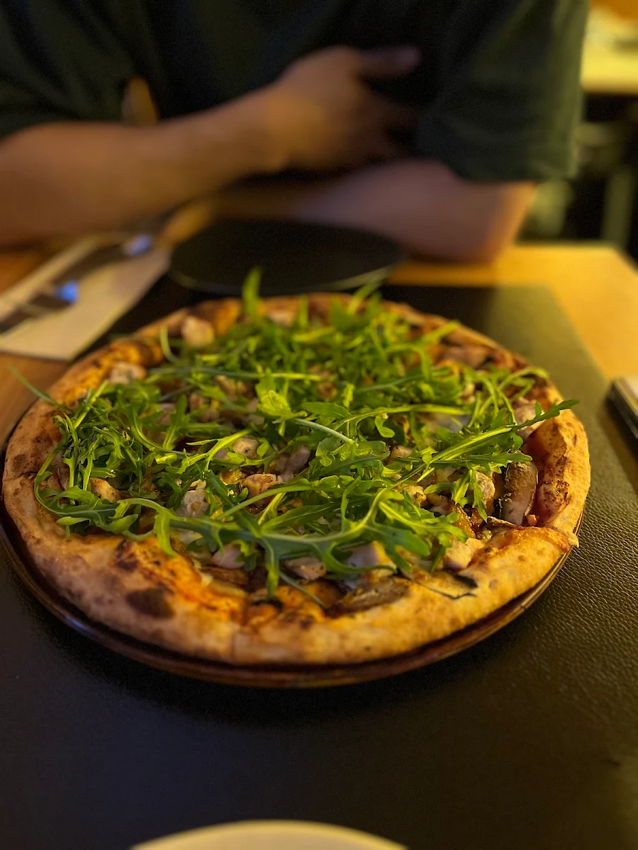 Pollo Pizza, Piccolino Restaurant