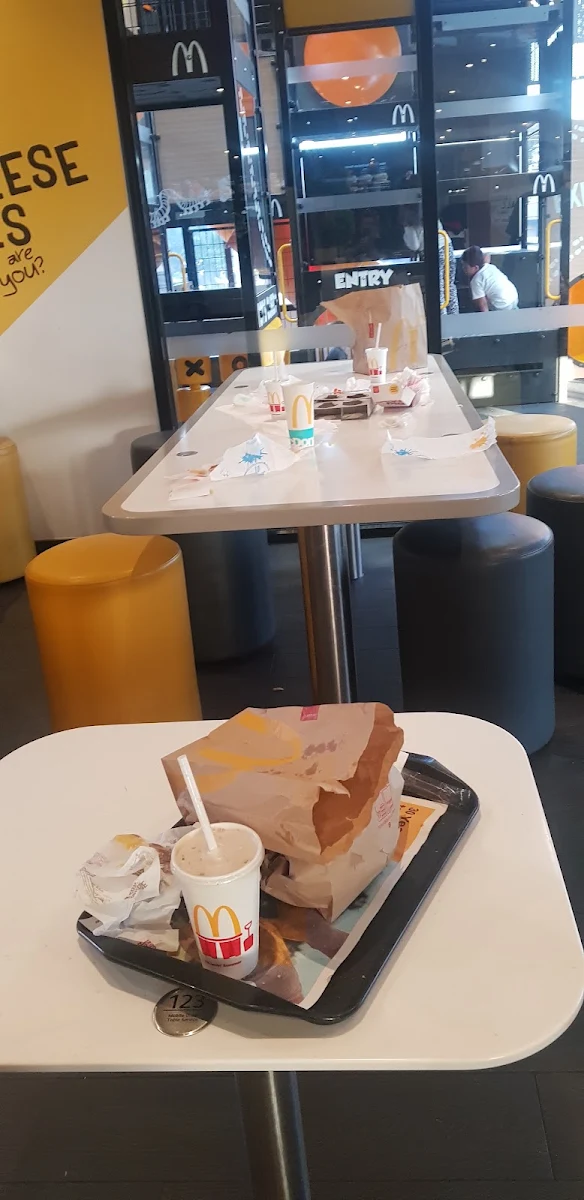Clean Table, McDonald's Epping