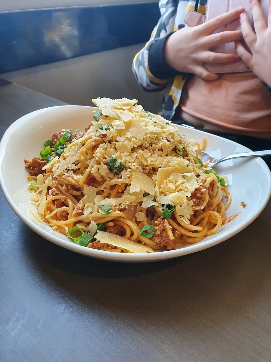 Spaghetti, Drouin Family Hotel