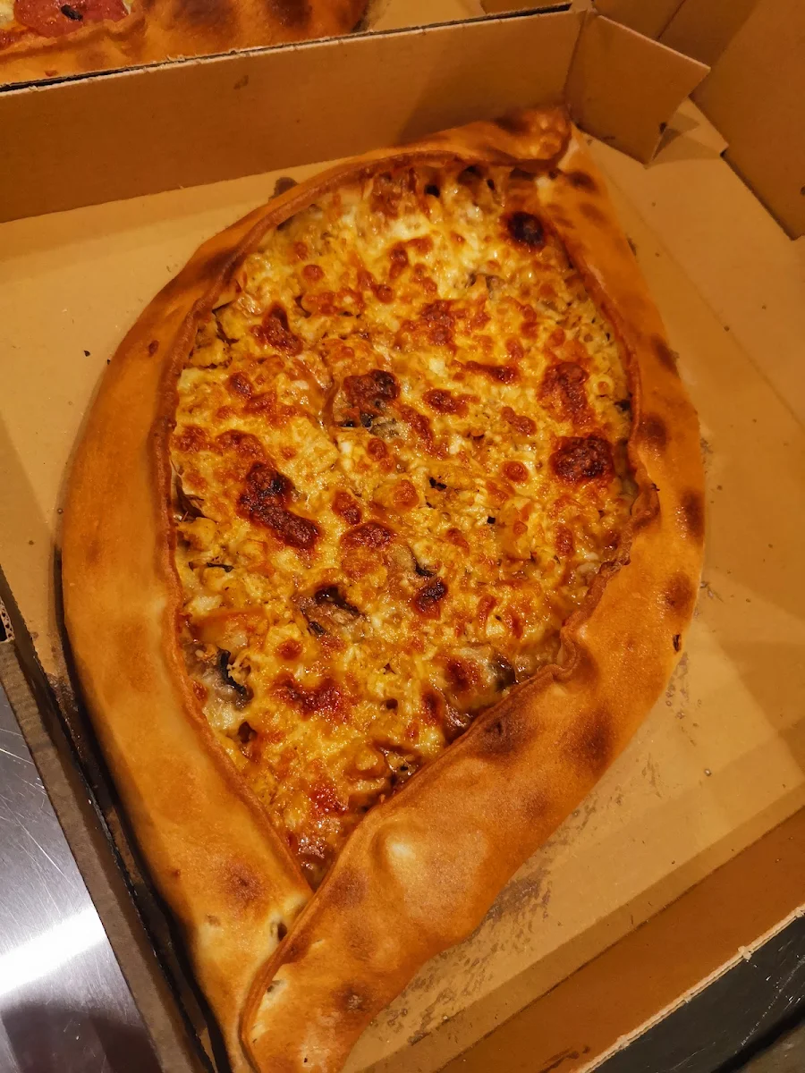 Highlights, Crown Manoosh & Pizza