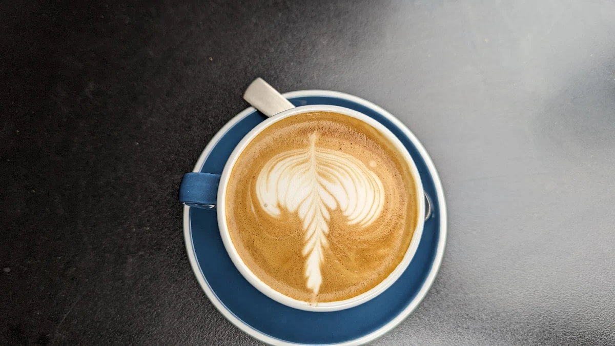 Flat White, Common Grounds Espresso Bar
