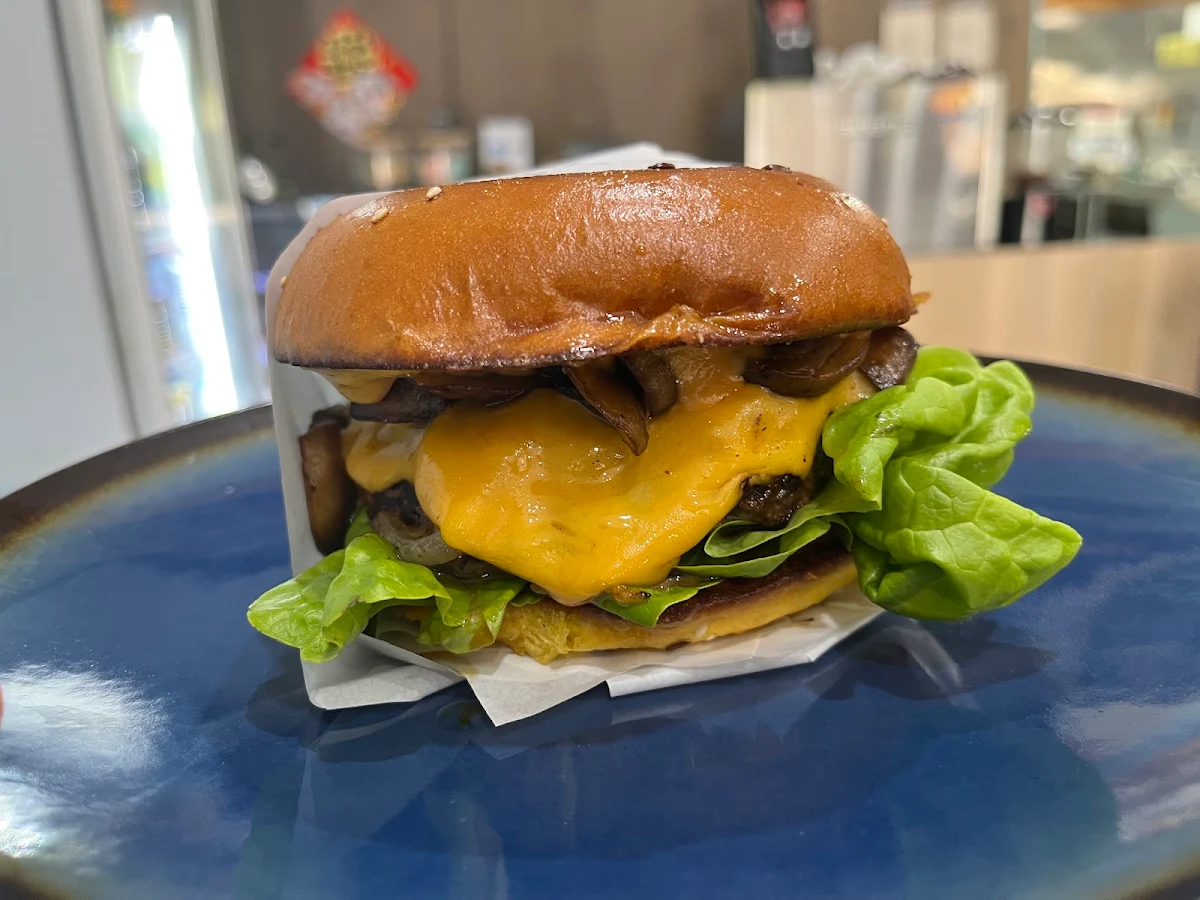 Highlights, Mount Martha Gourmet Burgers (Cafe 85 Percent)