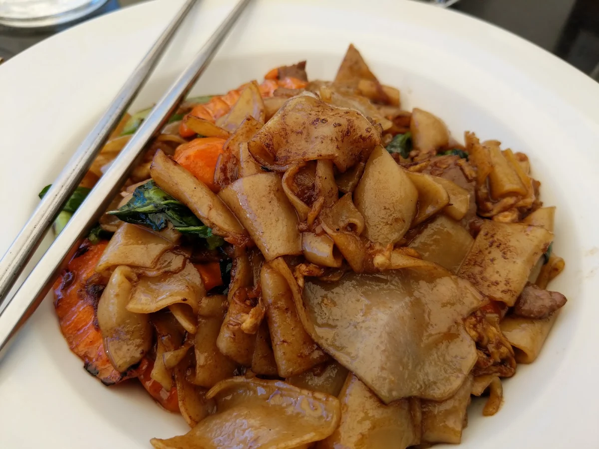 Pad See Eew, Thai Khaen Khoon Restaurant