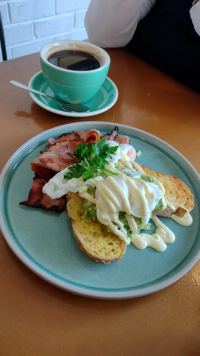 Smashed Avo, Penny Lane Island Cafe