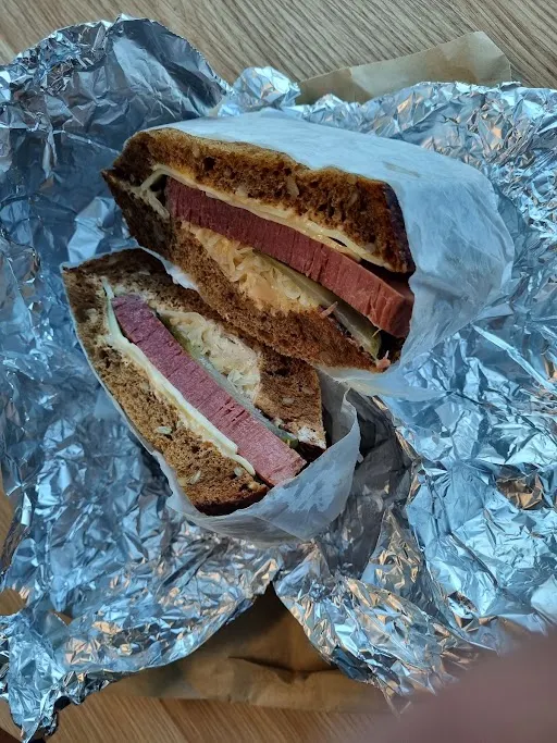 Highlights, Brooklyn Bridge Deli