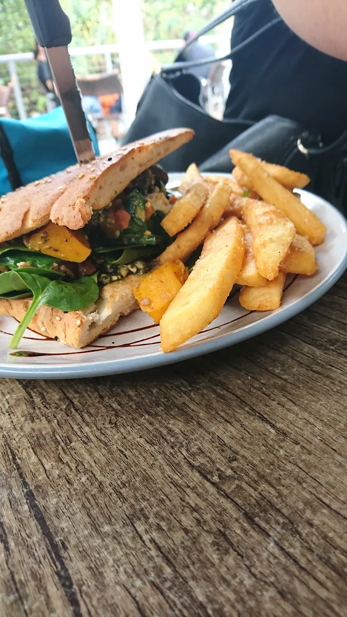 Highlights, Jam Cafe