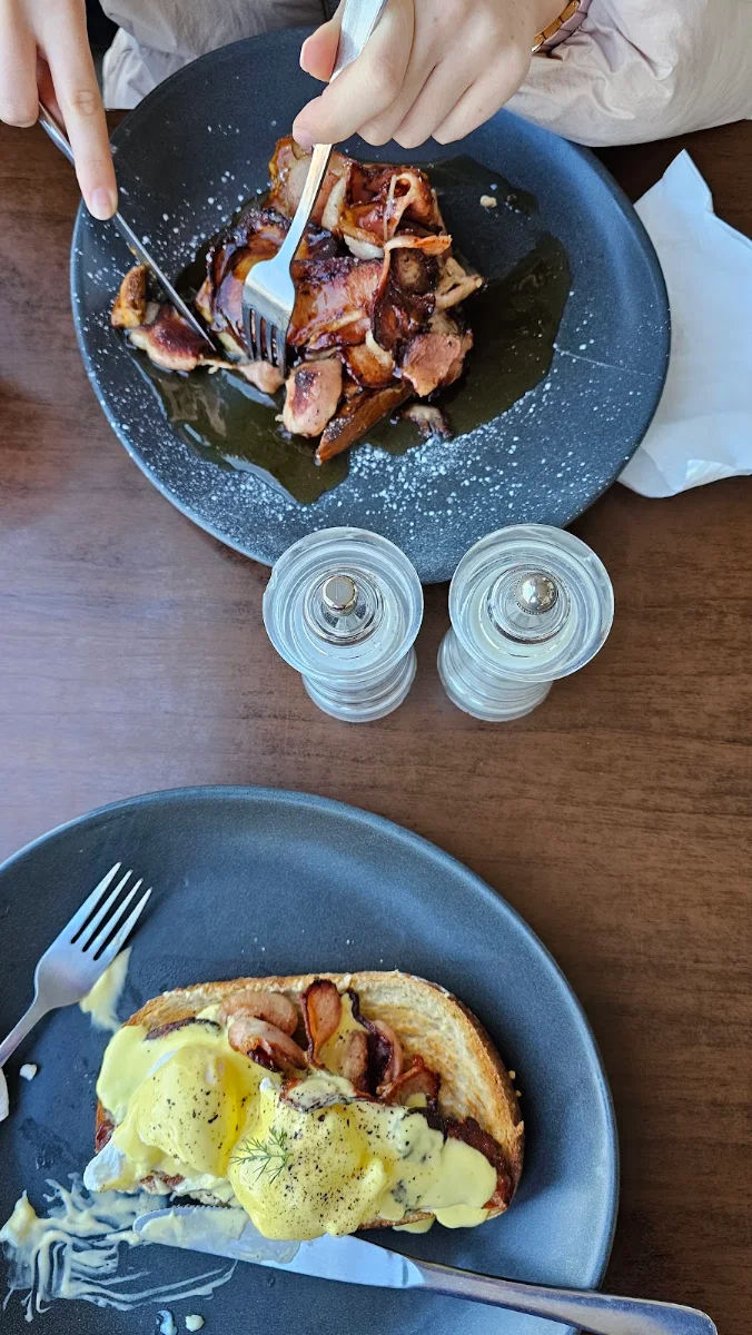 Highlights, Village Grind Cafe