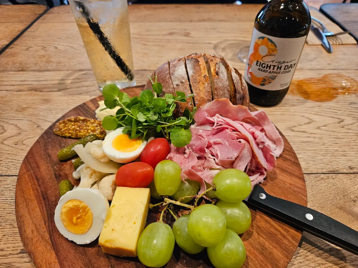 Ploughman's Platter, Roadvale Hotel