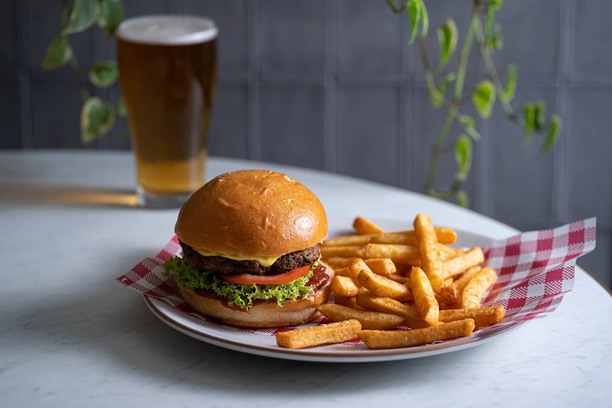 Greengate Cheeseburger, The Greengate Hotel