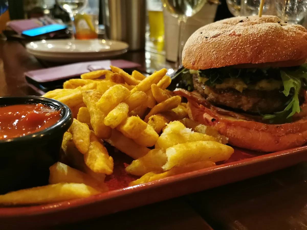 Beef Burger Chips, The Henley Brook