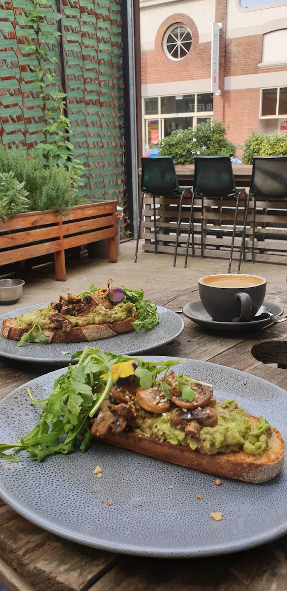 Smashed Avocado, Earthy Eats