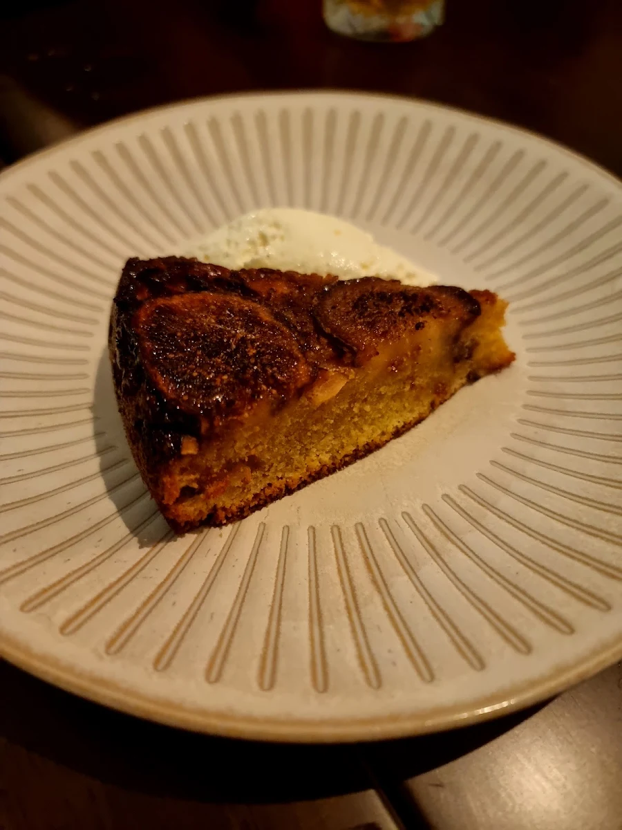 Apple Cake, Mera Albert Park