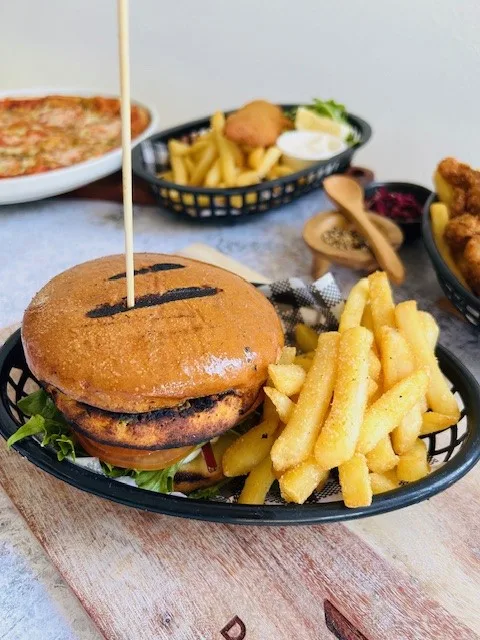 Cheeky Cheeseburger, Archive