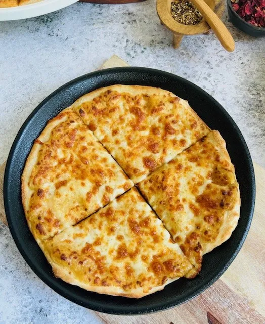 Garlic Pizza, Archive