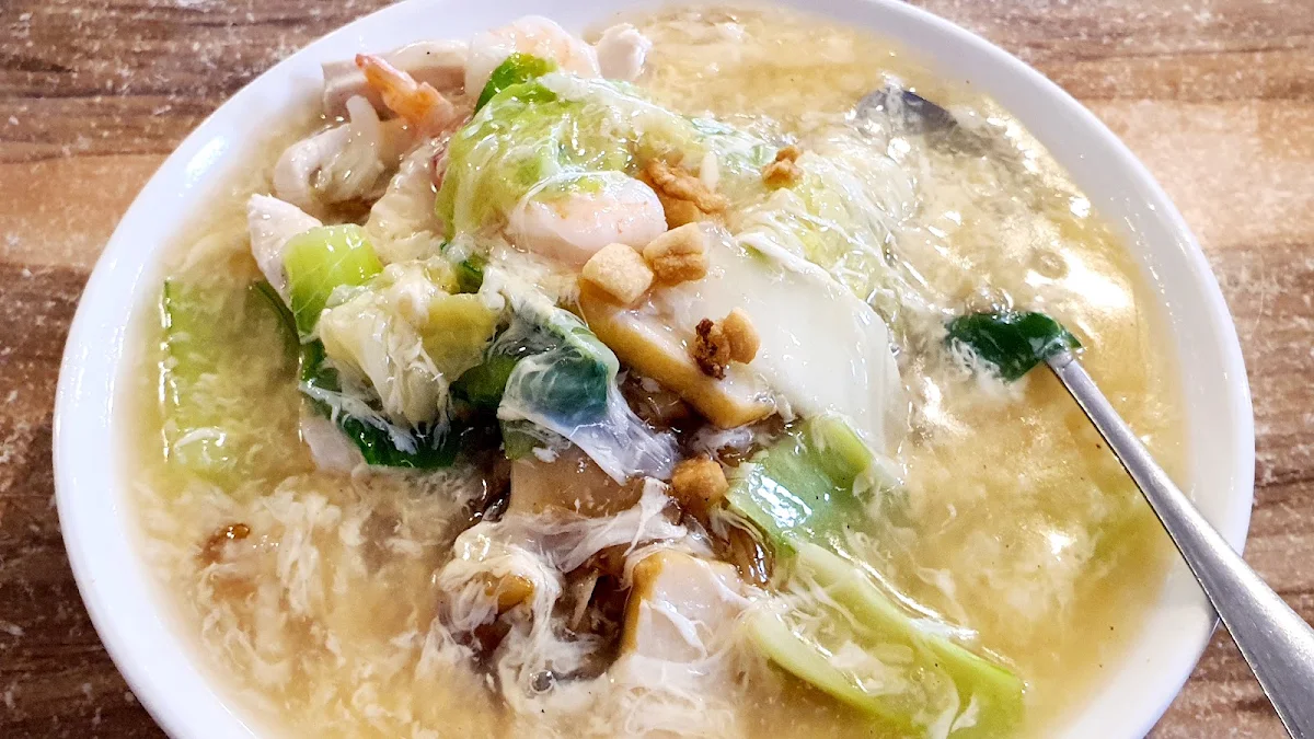 Scrambled Egg Flat Rice Noodle Wat Tan Hor