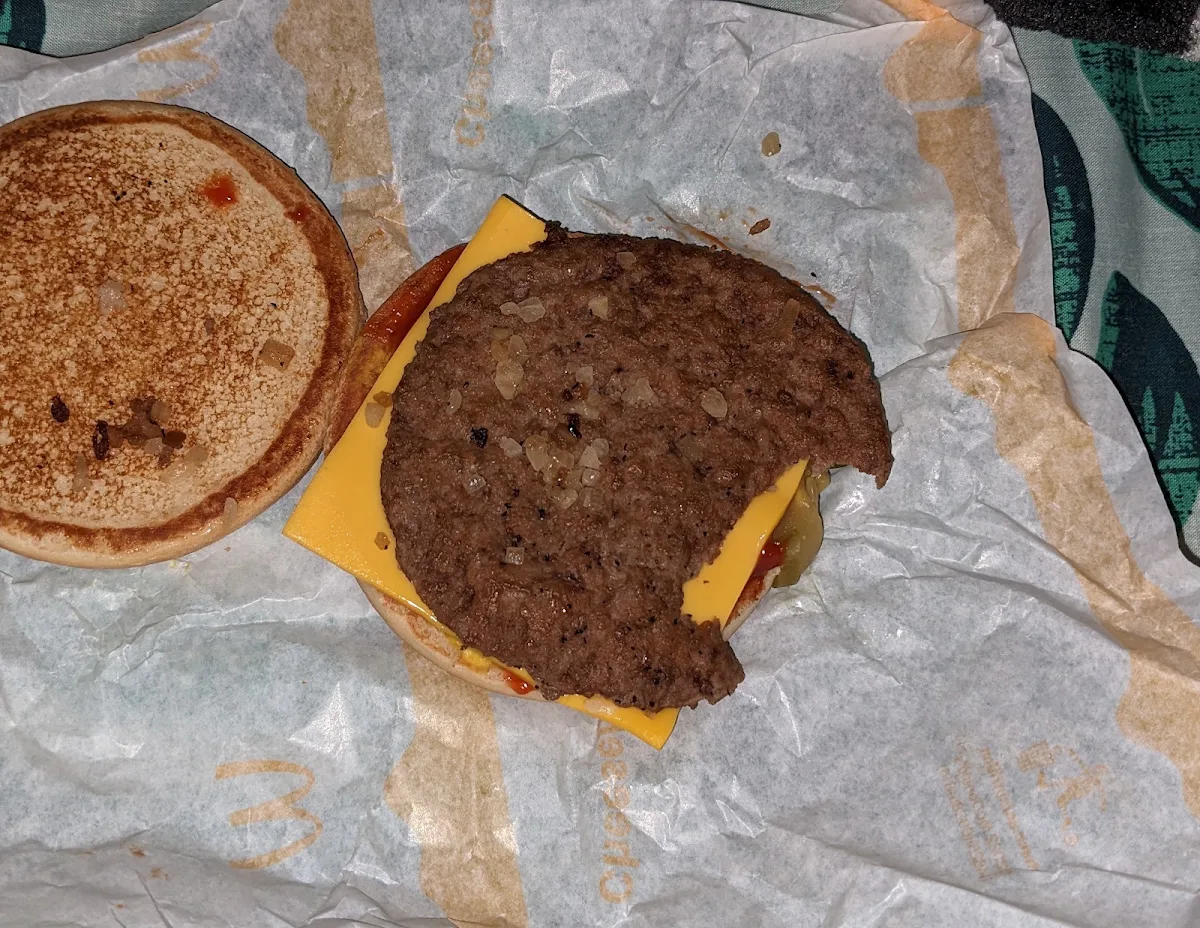 Cheeseburger, McDonald's Kellyville North