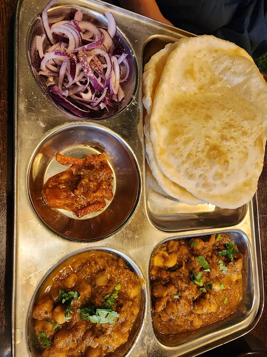 Chana Bhatura