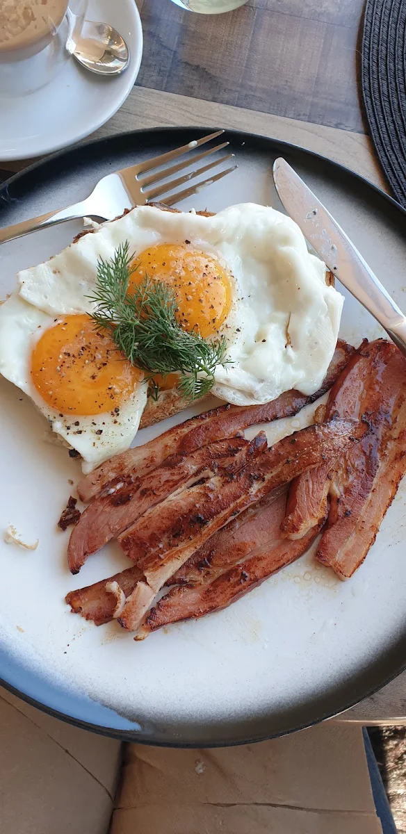 Bacon&Eggs, Herman's Deli