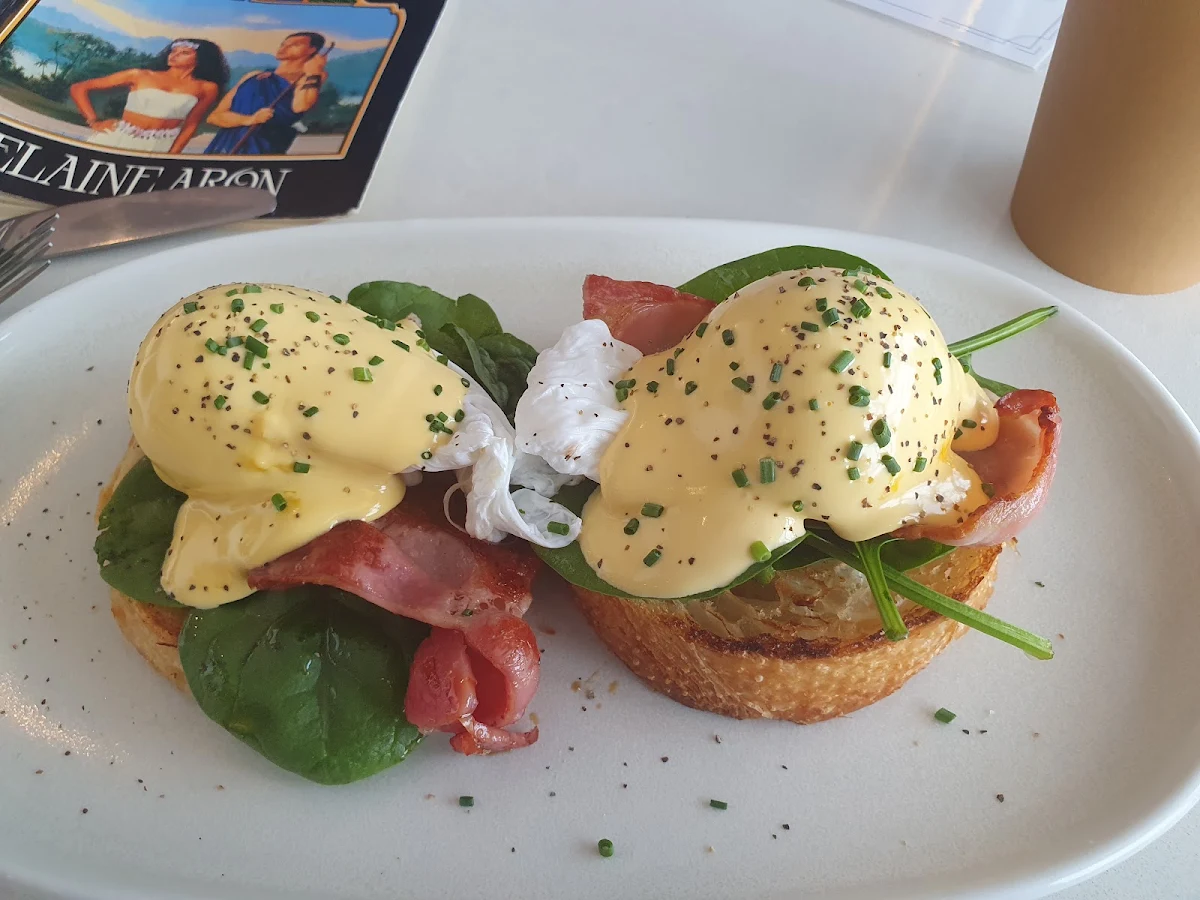 Eggs Benedict