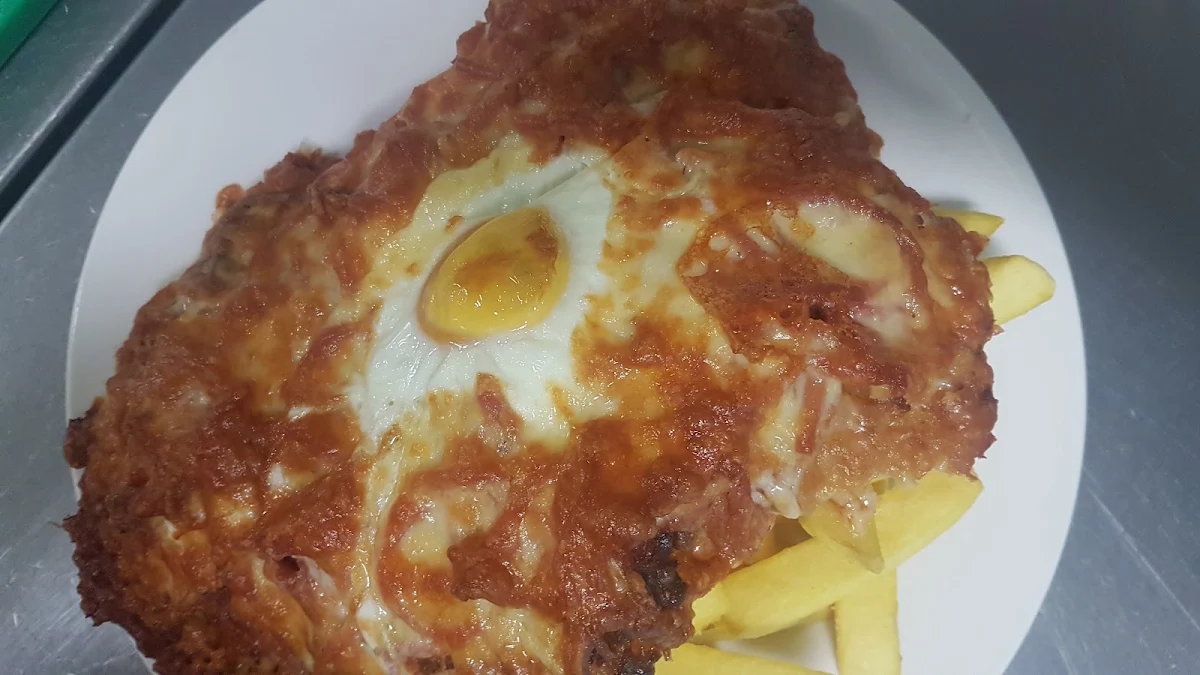 Aussie Parma, Wildbean Cafe.