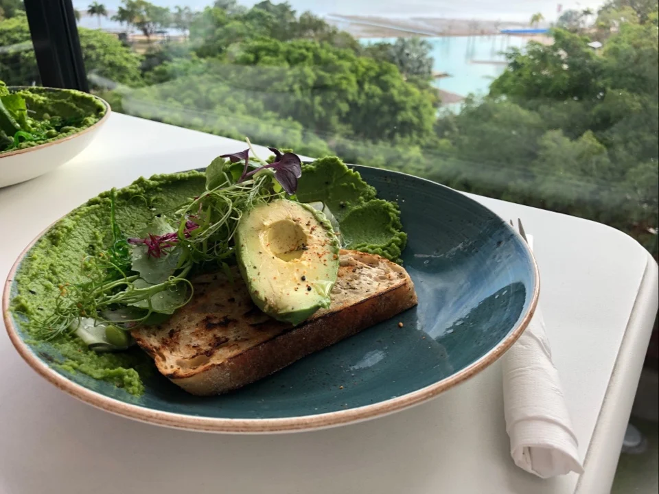 Smashed Avo, Restaurant Oak & Vine - Cairns