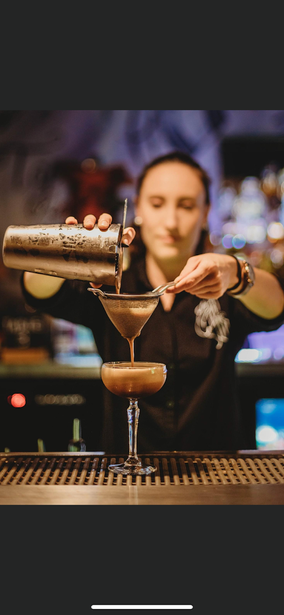 Highlights, The Double Barrel Bar