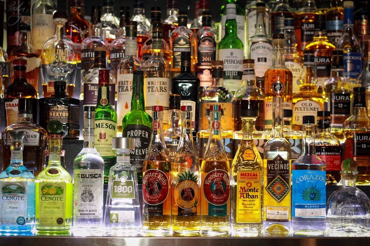 Highlights, The Double Barrel Bar