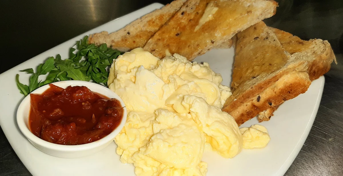 Scrambled Eggs, Cafe Buzz