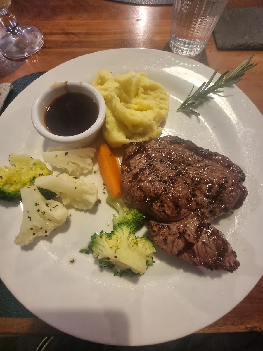 Highlights, Woolshed Baa & Grill and Baa-rista