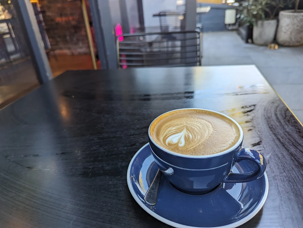 Highlights, Fables Bar & Café