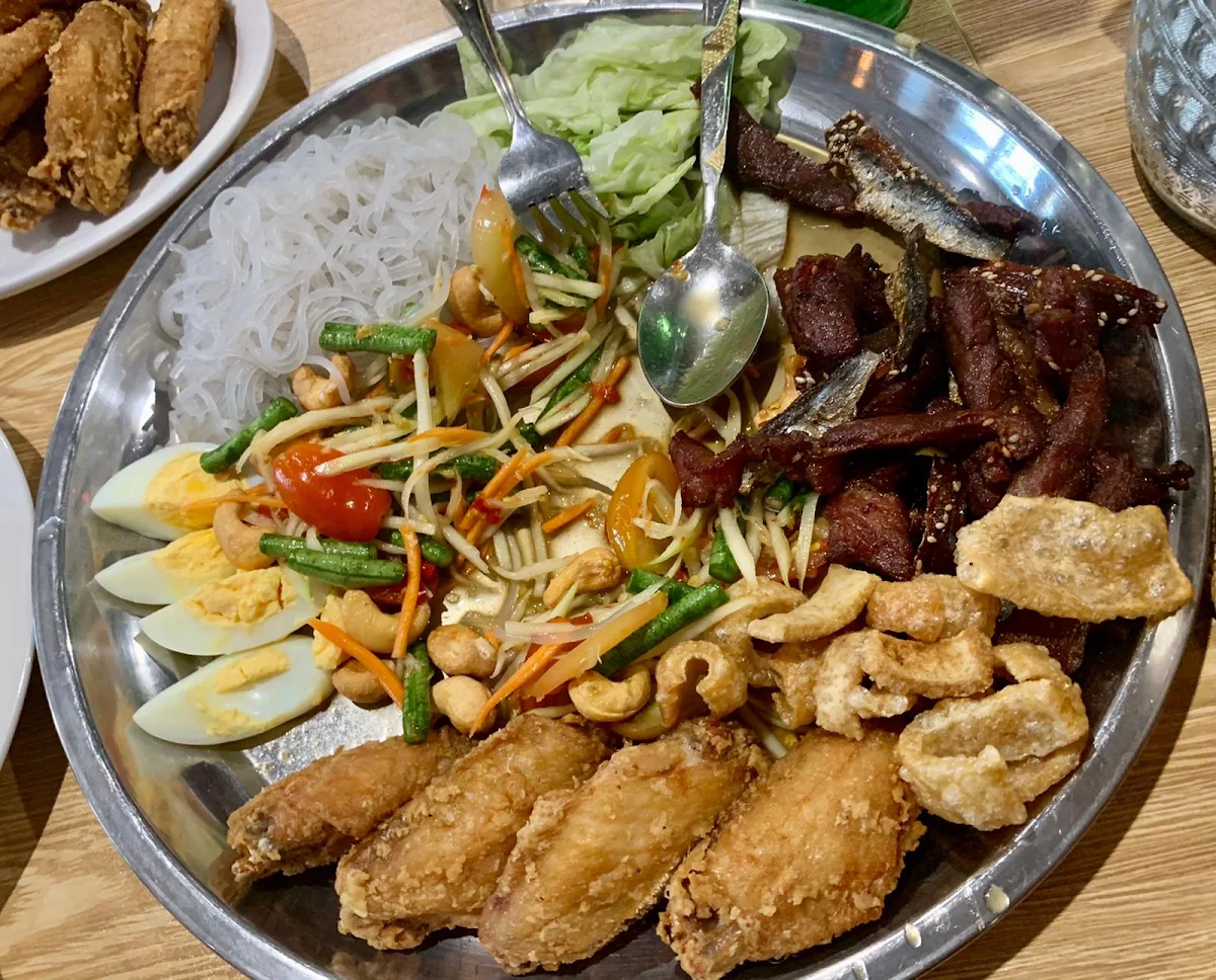 Chicken Wings & Dried Beef and Som Tum
