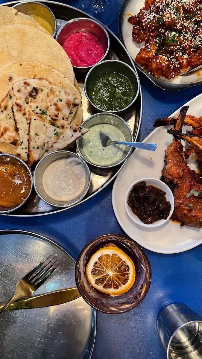 Bottomless Thali, Don't Tell Aunty