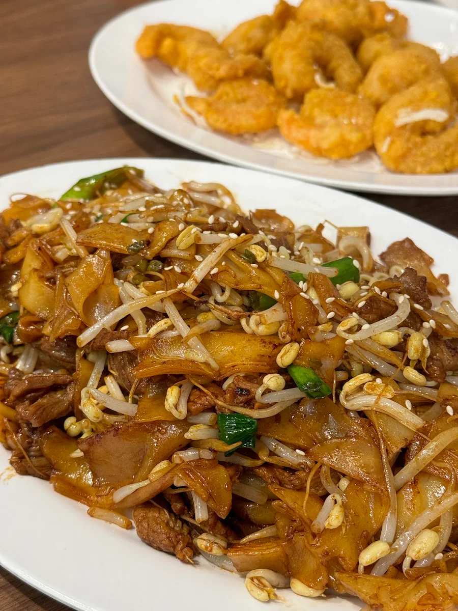 Beef Stir Fried Vegetables Flat Rice Noodles