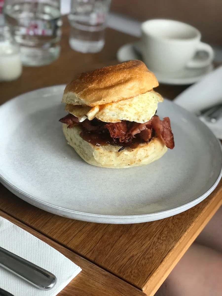 Bacon & Egg Roll