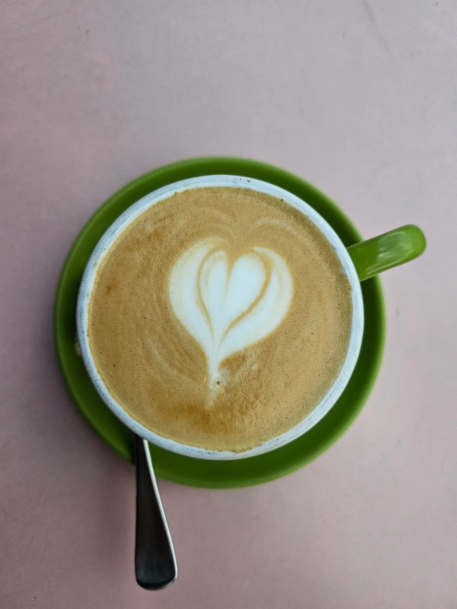 Flat White, Tea Tent