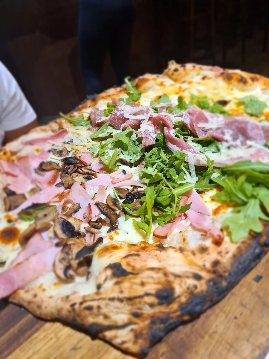Half Metre Pizzas Regina Chef Quatro Formaggi