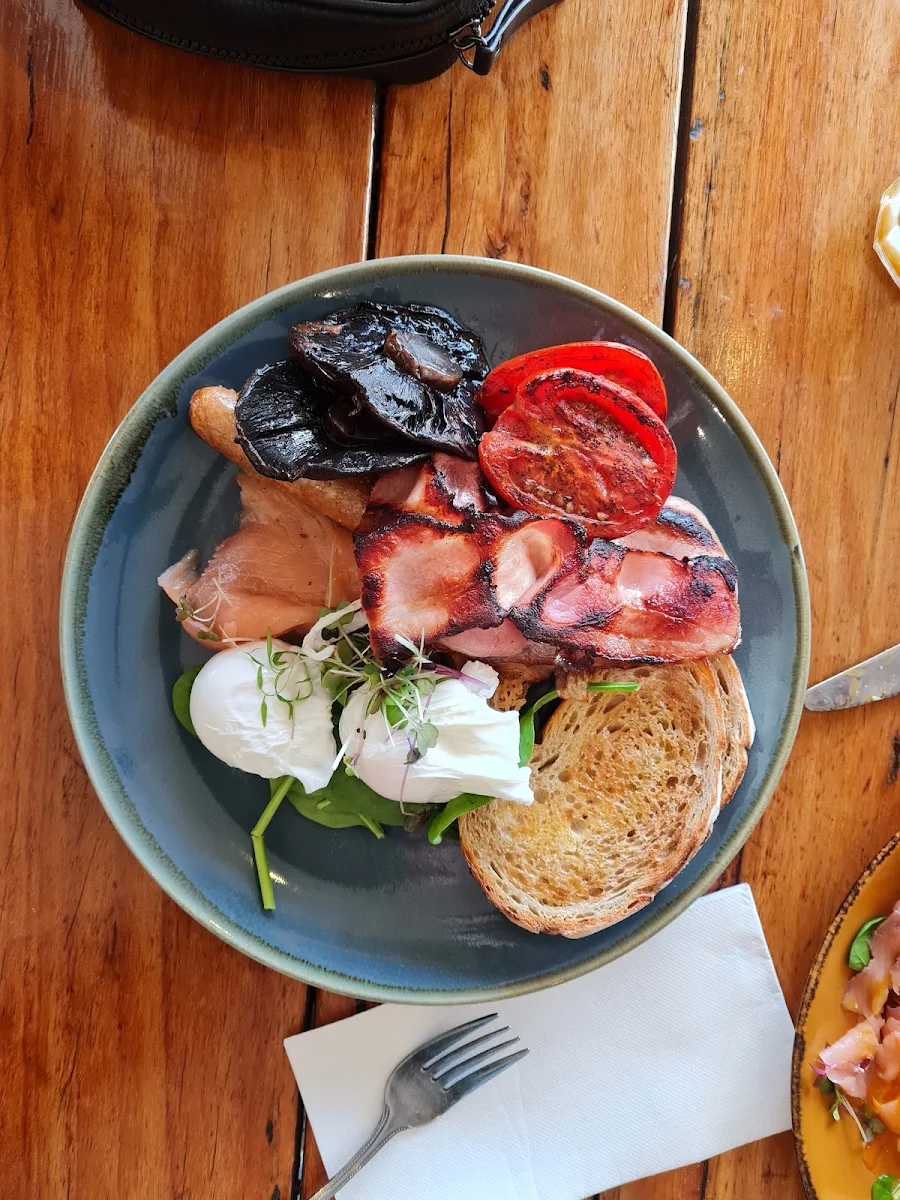 High Tide Big Brekky