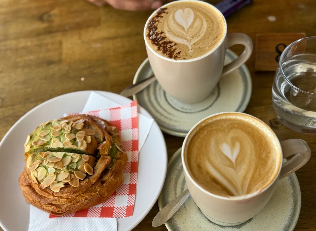 Highlights, Cesar's Café