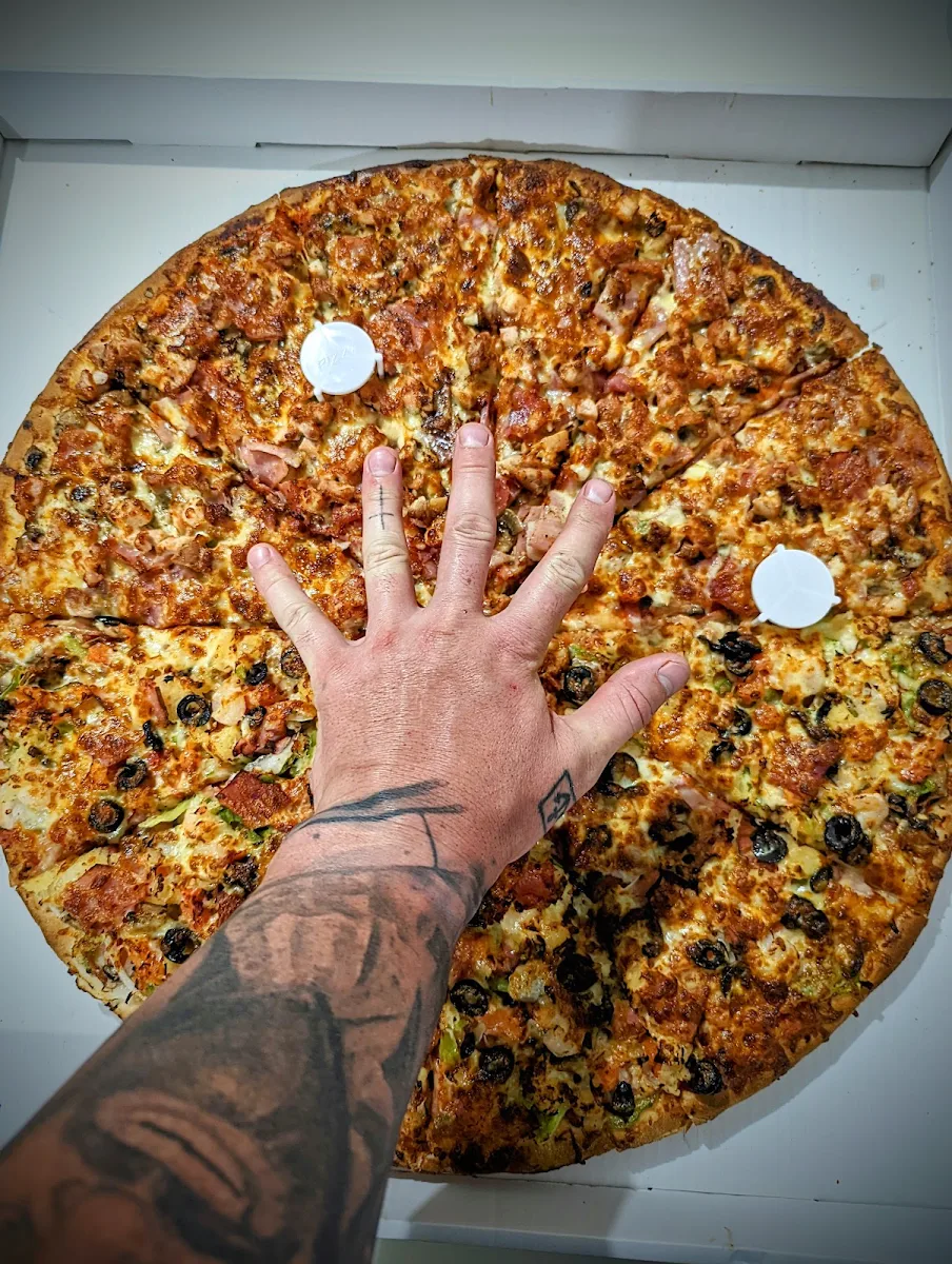 Titanic Pizza Margherita