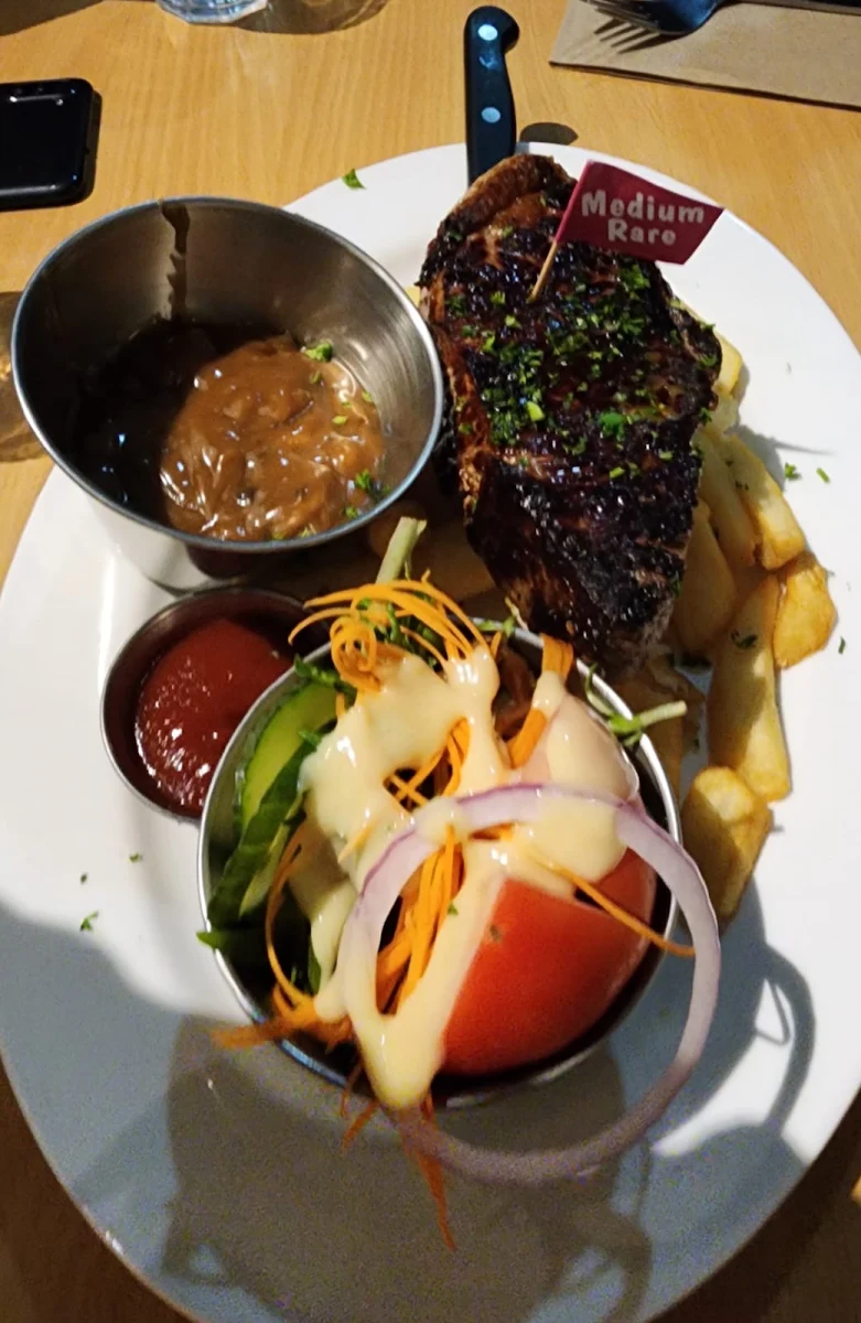Highlights, Settlers Tavern Tawonga South