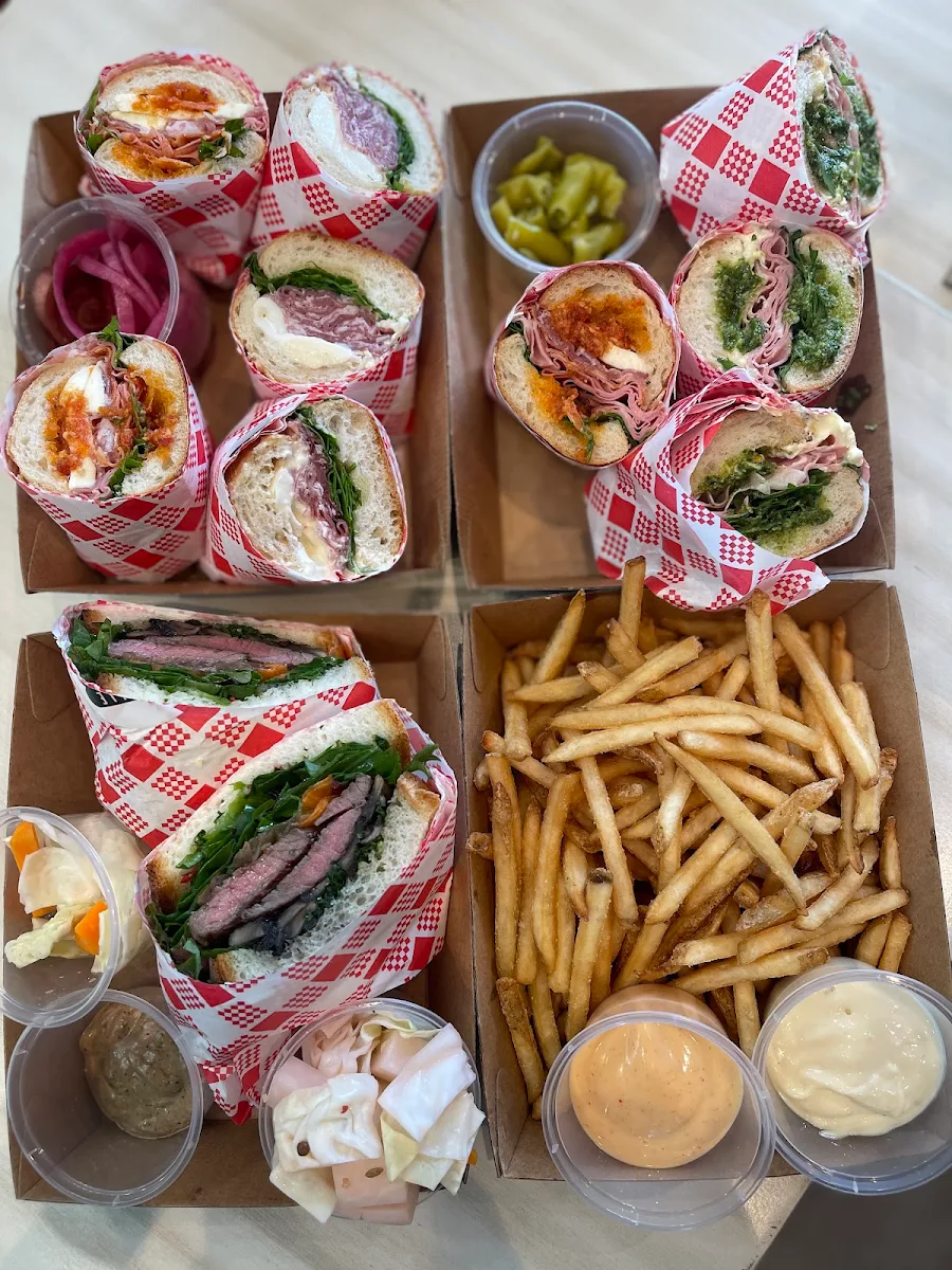 Highlights, Sarnie & Panini