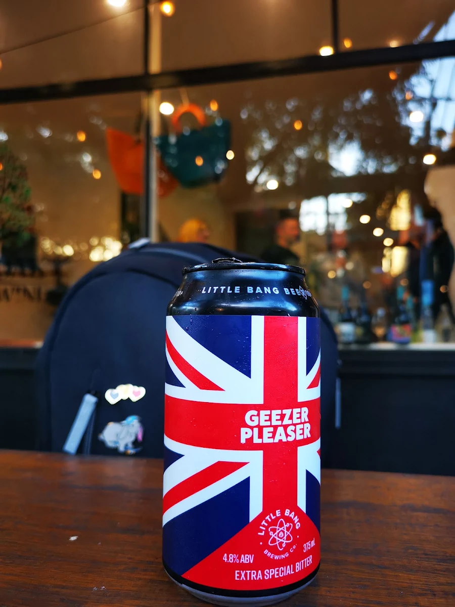 Highlights, Pin Oak Beer & Wine