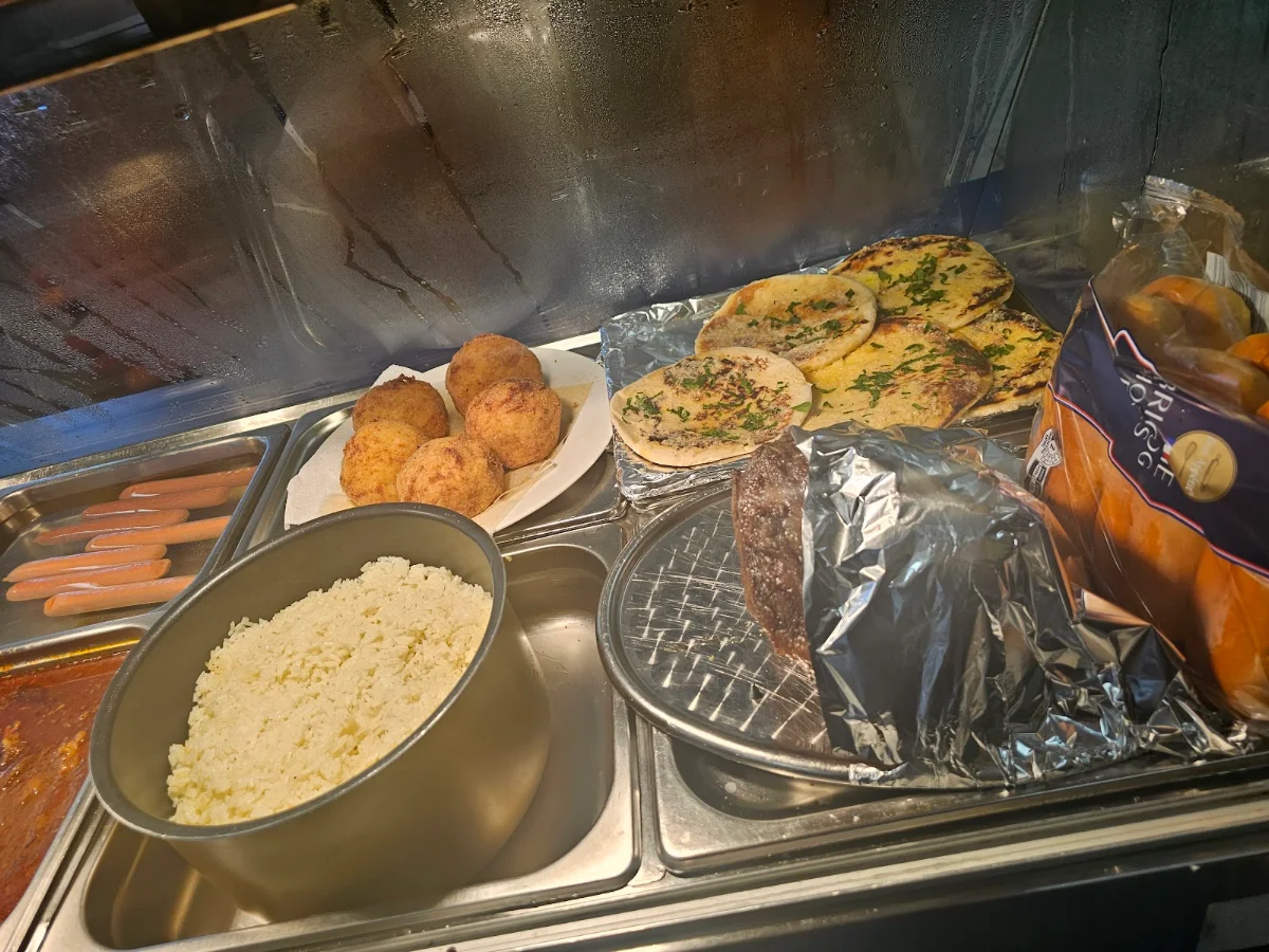 Highlights, Jojo’s Corner Cafe & Lunches