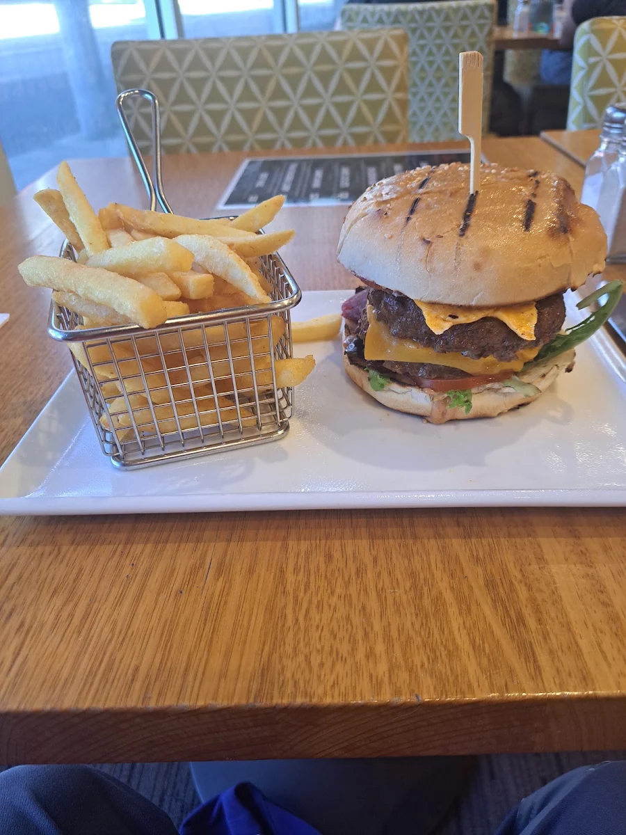 Highlights, Junction Hotel