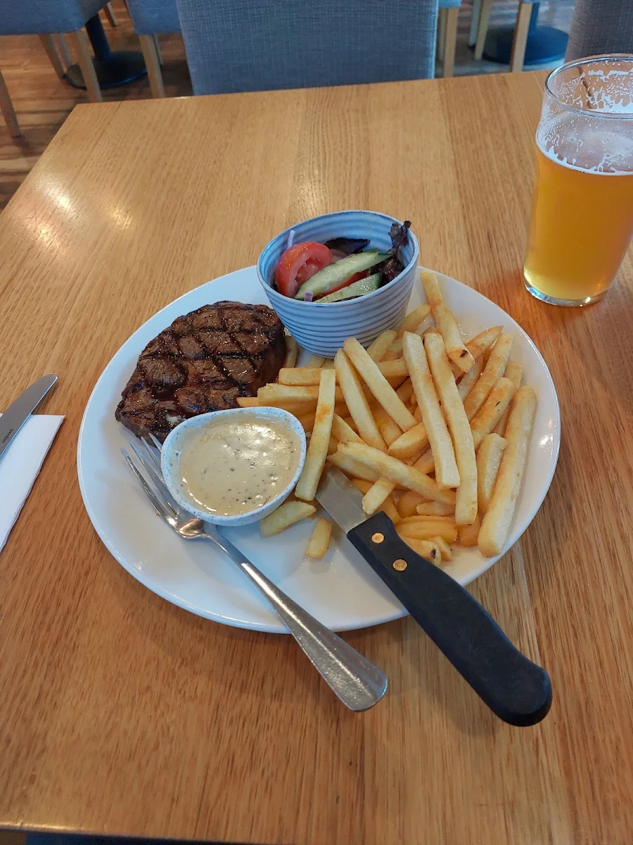 Highlights, Junction Hotel