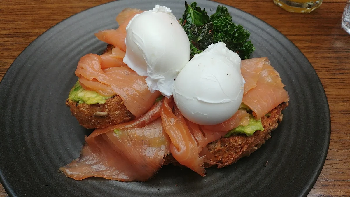 Eggs Benedict, Benny's Bar & Cafe