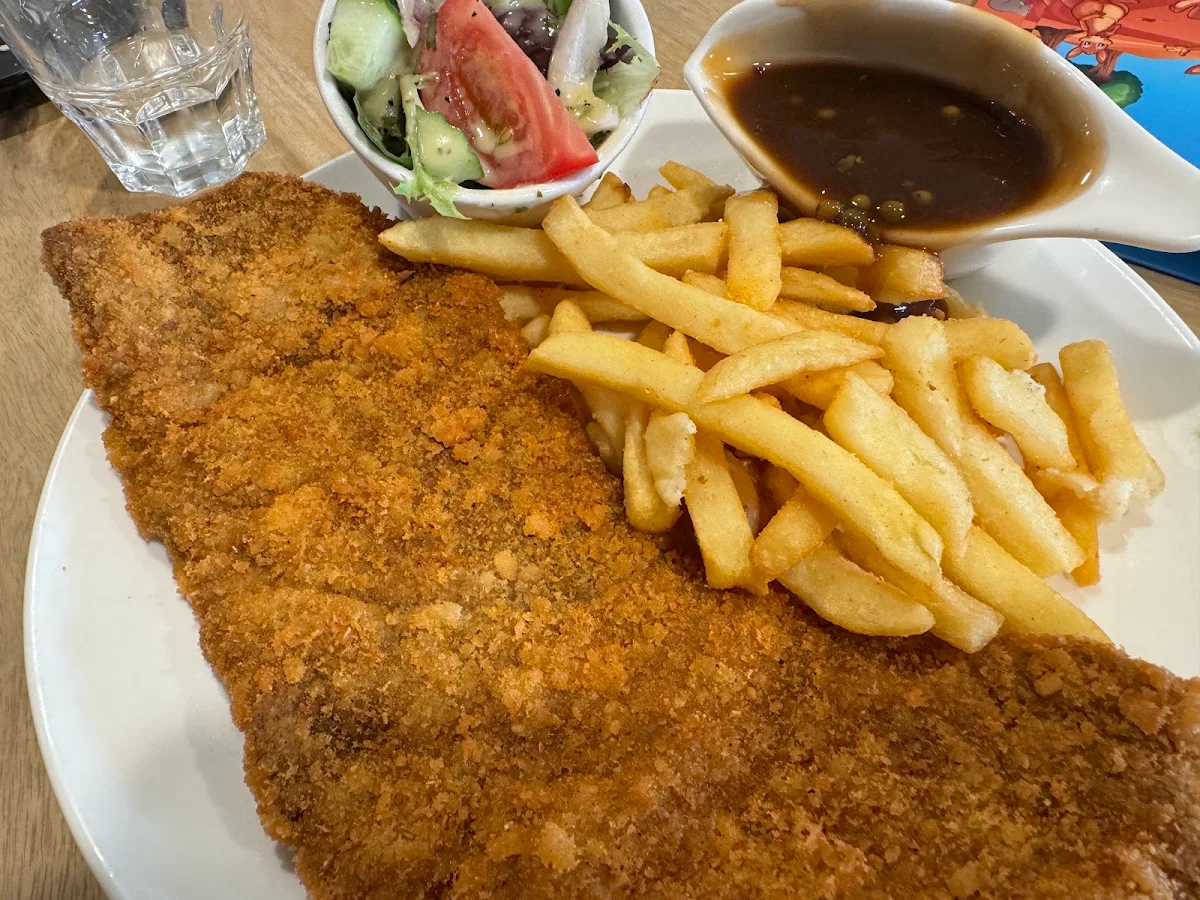 Beef Schnitzel, Christies Beach Hotel