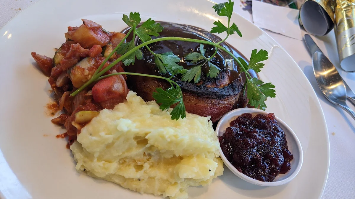 Mignon, Christies Beach Hotel