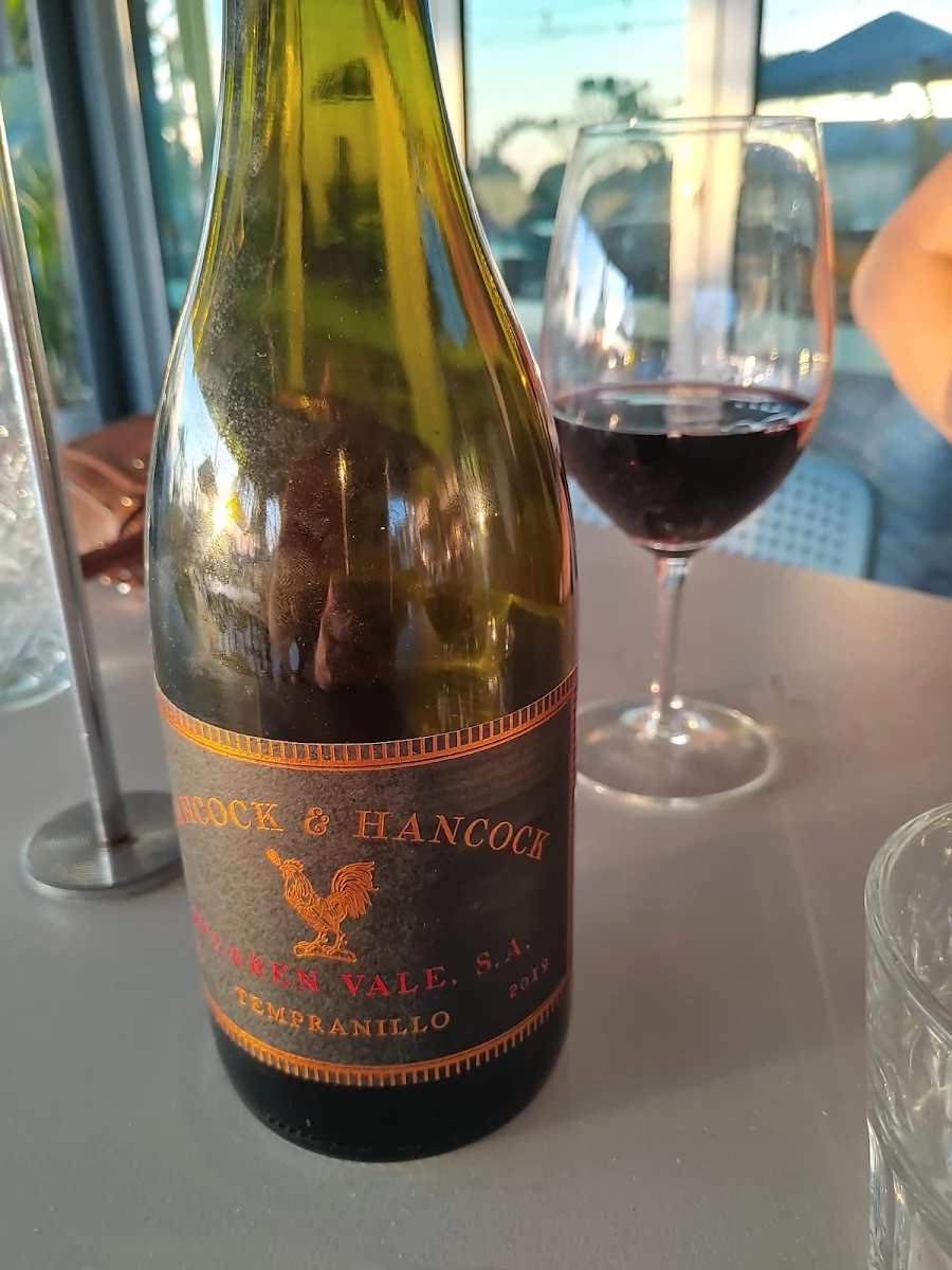 Wine, Christies Beach Hotel