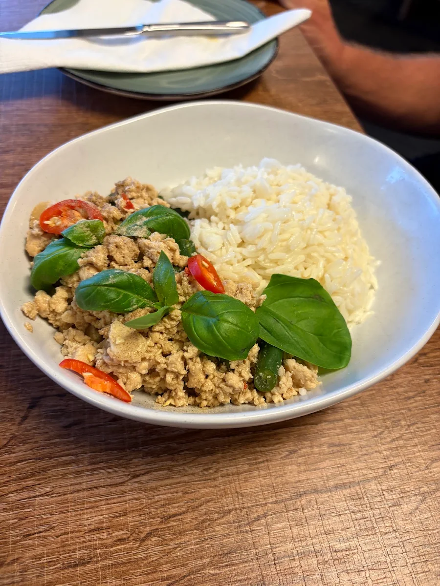 Chicken Basil Chilli Bomb